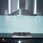 Dulux white kitchen splashback with running waterhole design